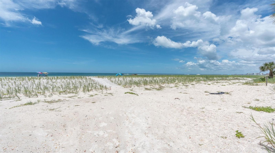 Clearwater Beach, Florida 33767, 2 Bedroom Bedrooms, ,2 Bathroombathrooms,Residential,For Sale,Gulf,0,Mfrtb8537218