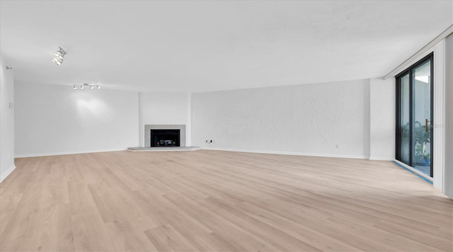 Clearwater Beach, Florida 33767, 2 Bedroom Bedrooms, ,2 Bathroombathrooms,Residential,For Sale,Gulf,0,Mfrtb8537218