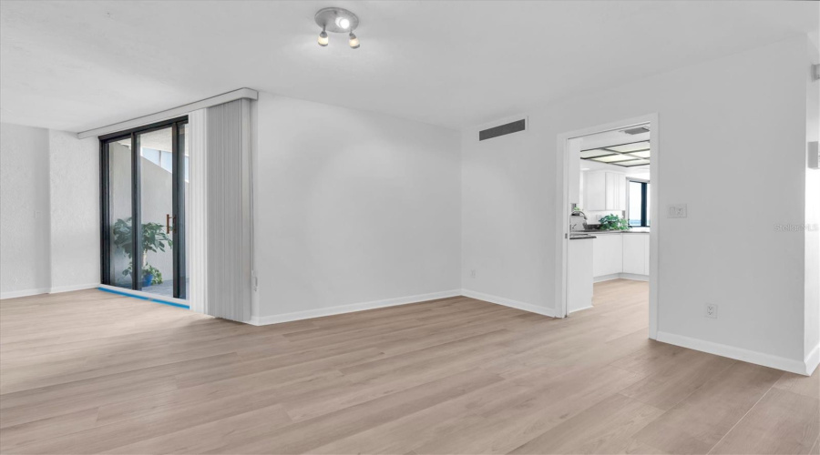 Clearwater Beach, Florida 33767, 2 Bedroom Bedrooms, ,2 Bathroombathrooms,Residential,For Sale,Gulf,0,Mfrtb8537218