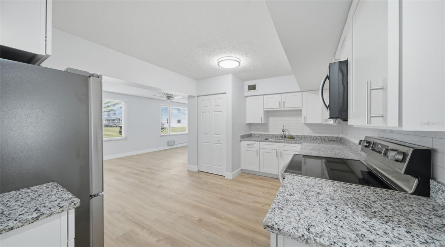 Clearwater, Florida 33763, 2 Bedroom Bedrooms, ,2 Bathroombathrooms,Residential,For Sale,Ecuadorian,0,Mfrtb8520162