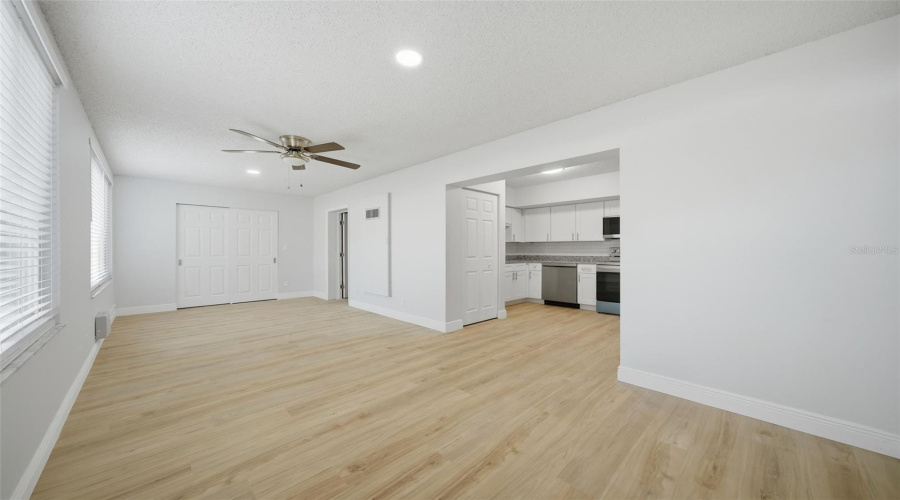 Clearwater, Florida 33763, 2 Bedroom Bedrooms, ,2 Bathroombathrooms,Residential,For Sale,Ecuadorian,0,Mfrtb8520162