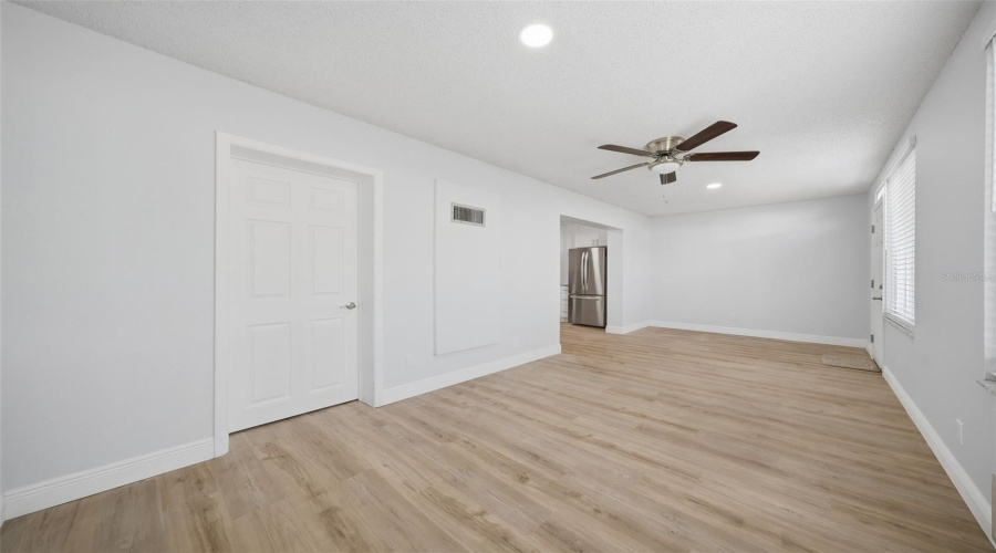 Clearwater, Florida 33763, 2 Bedroom Bedrooms, ,2 Bathroombathrooms,Residential,For Sale,Ecuadorian,0,Mfrtb8520162