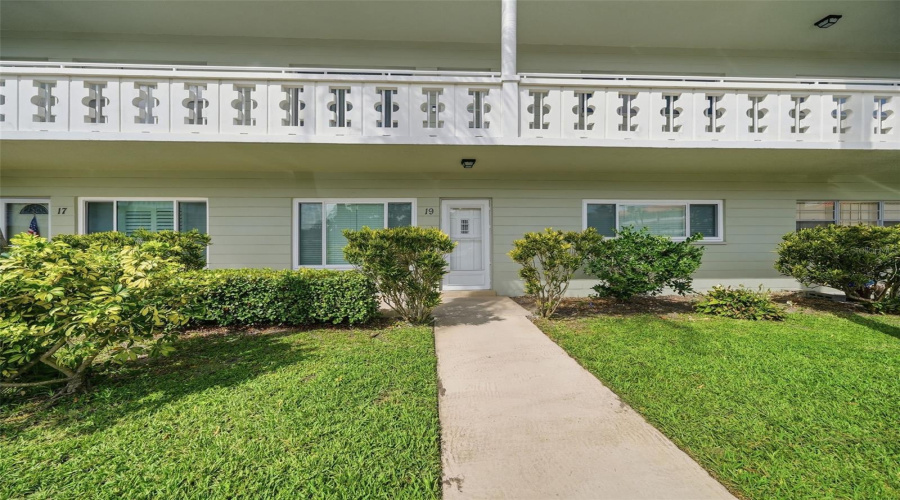 Clearwater, Florida 33763, 2 Bedroom Bedrooms, ,2 Bathroombathrooms,Residential,For Sale,Ecuadorian,0,Mfrtb8520162