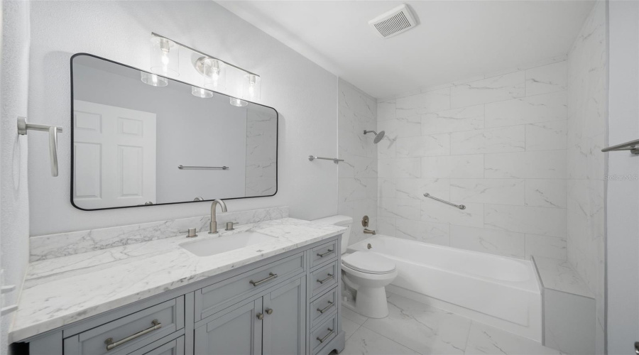 Clearwater, Florida 33763, 2 Bedroom Bedrooms, ,2 Bathroombathrooms,Residential,For Sale,Ecuadorian,0,Mfrtb8520162