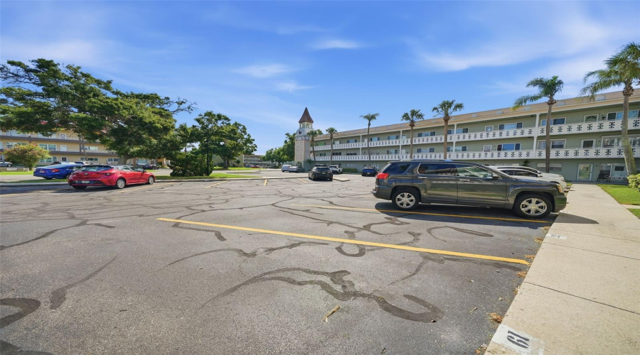 Clearwater, Florida 33763, 2 Bedroom Bedrooms, ,2 Bathroombathrooms,Residential,For Sale,Ecuadorian,0,Mfrtb8520162