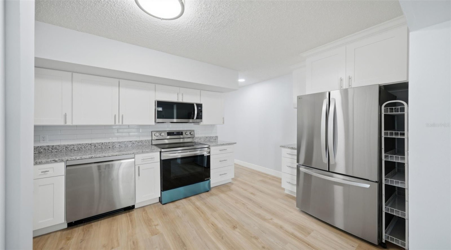 Clearwater, Florida 33763, 2 Bedroom Bedrooms, ,2 Bathroombathrooms,Residential,For Sale,Ecuadorian,0,Mfrtb8520162