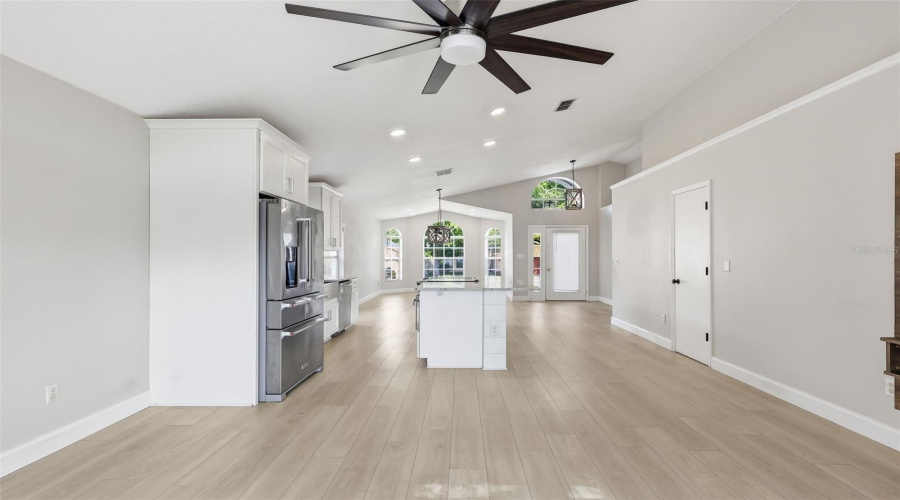 Oviedo, Florida 32765, 3 Bedroom Bedrooms, ,2 Bathroombathrooms,Residential,For Sale,Aquarius,0,Mfro6411427