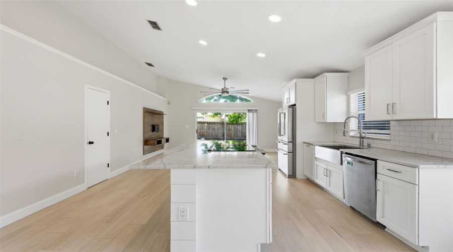 Oviedo, Florida 32765, 3 Bedroom Bedrooms, ,2 Bathroombathrooms,Residential,For Sale,Aquarius,0,Mfro6411427