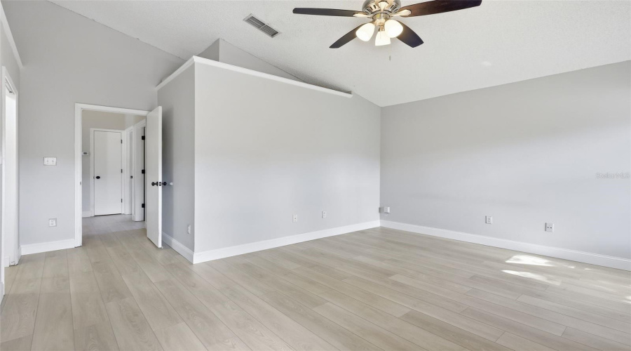 Oviedo, Florida 32765, 3 Bedroom Bedrooms, ,2 Bathroombathrooms,Residential,For Sale,Aquarius,0,Mfro6411427