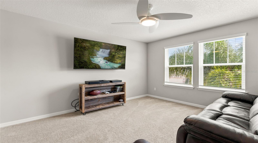 Oviedo, Florida 32765, 4 Bedroom Bedrooms, ,3 Bathroombathrooms,Residential,For Sale,Lake Hall,0,Mfro6432548