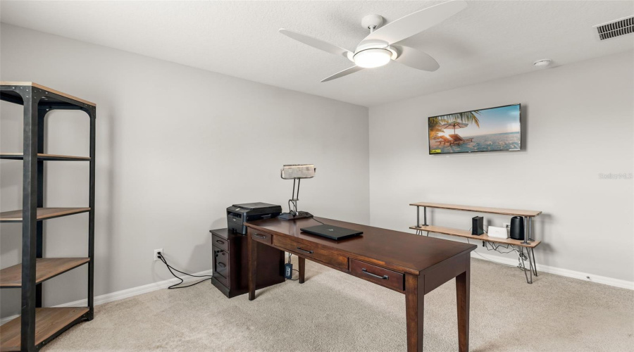 Oviedo, Florida 32765, 4 Bedroom Bedrooms, ,3 Bathroombathrooms,Residential,For Sale,Lake Hall,0,Mfro6432548