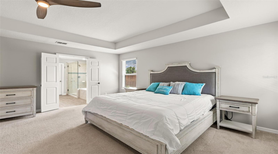 Oviedo, Florida 32765, 4 Bedroom Bedrooms, ,3 Bathroombathrooms,Residential,For Sale,Lake Hall,0,Mfro6432548