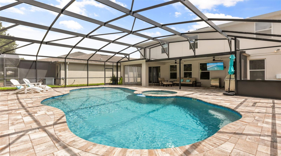 Oviedo, Florida 32765, 4 Bedroom Bedrooms, ,3 Bathroombathrooms,Residential,For Sale,Lake Hall,0,Mfro6432548