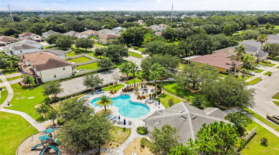 Oviedo, Florida 32765, 4 Bedroom Bedrooms, ,3 Bathroombathrooms,Residential,For Sale,Lake Hall,0,Mfro6432548