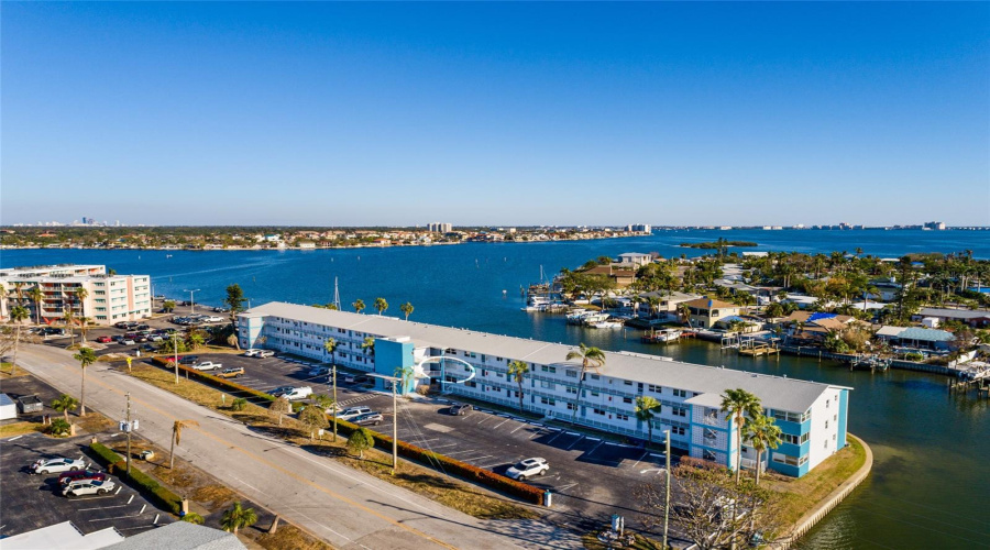 Shore Plaza Condos-#209 &Amp; Water Views From Front &Amp; Back.