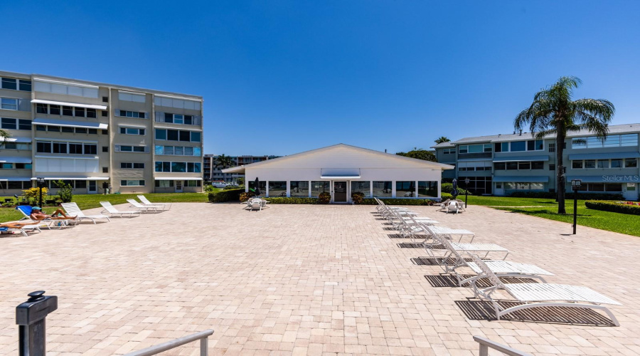 Clubhouse Pool/Sun Deck &Amp; Clubhouse W/Fitness Center, Billiards &Amp; Large Meeting Space W/Tv Area.