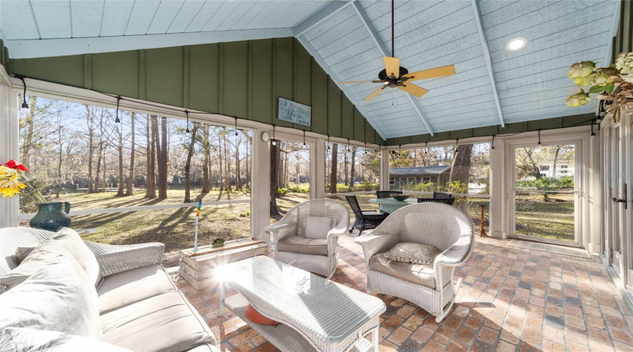 Dunnellon, Florida 34432, 1 Bedroom Bedrooms, ,1 Bathroombathrooms,Residential,For Sale,185Th,0,Mfrtb8418268
