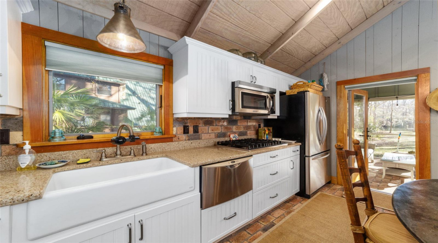 Dunnellon, Florida 34432, 1 Bedroom Bedrooms, ,1 Bathroombathrooms,Residential,For Sale,185Th,0,Mfrtb8418268
