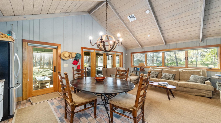 Dunnellon, Florida 34432, 1 Bedroom Bedrooms, ,1 Bathroombathrooms,Residential,For Sale,185Th,0,Mfrtb8418268