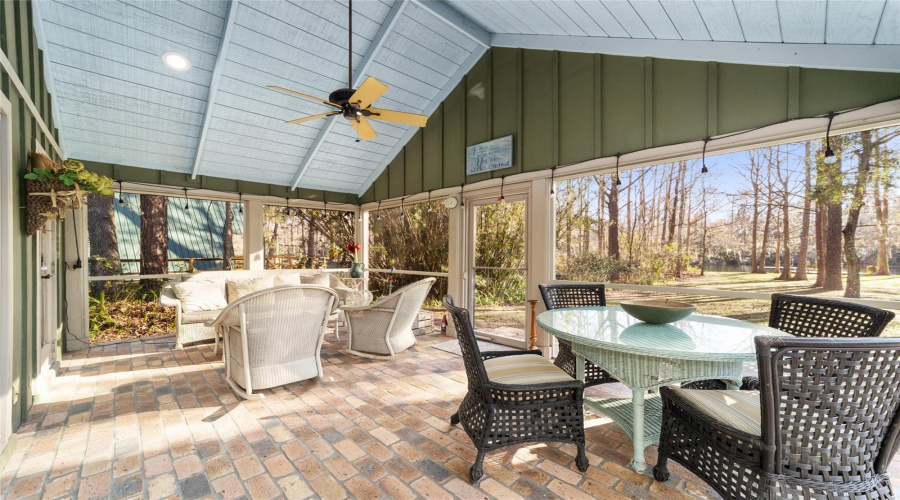 Dunnellon, Florida 34432, 1 Bedroom Bedrooms, ,1 Bathroombathrooms,Residential,For Sale,185Th,0,Mfrtb8418268