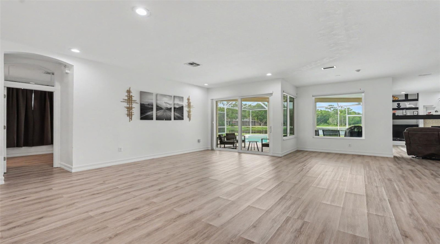 Odessa, Florida 33556, 4 Bedroom Bedrooms, ,3 Bathroombathrooms,Residential,For Sale,Royal Dublin,0,Mfrtb8533408