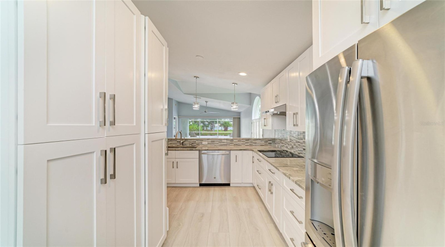 Sarasota, Florida 34243, 3 Bedroom Bedrooms, ,2 Bathroombathrooms,Residential,For Sale,Eleanor,0,Mfra4703667