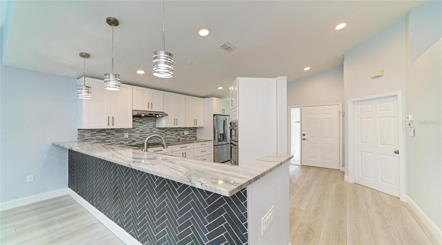 Sarasota, Florida 34243, 3 Bedroom Bedrooms, ,2 Bathroombathrooms,Residential,For Sale,Eleanor,0,Mfra4703667
