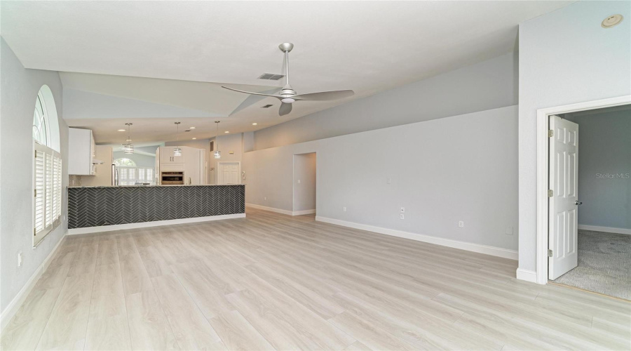 Sarasota, Florida 34243, 3 Bedroom Bedrooms, ,2 Bathroombathrooms,Residential,For Sale,Eleanor,0,Mfra4703667