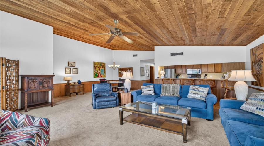 Indian Rocks Beach, Florida 33785, 2 Bedroom Bedrooms, ,2 Bathroombathrooms,Residential,For Sale,Beach,0,Mfrtb8531529