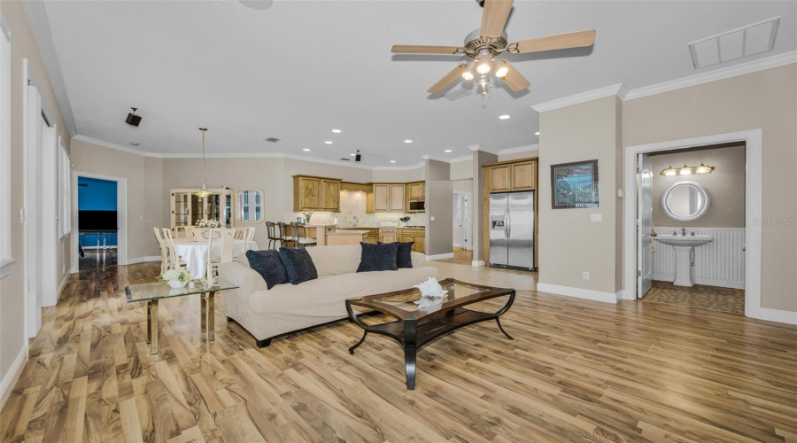 Clearwater, Florida 33764, 4 Bedroom Bedrooms, ,3 Bathroombathrooms,Residential,For Sale,Bugle,0,Mfrtb8516038