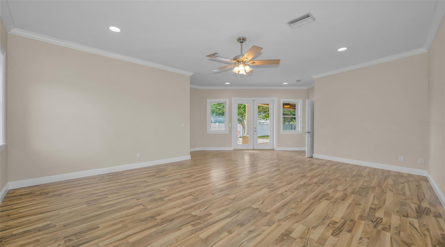 Clearwater, Florida 33764, 4 Bedroom Bedrooms, ,3 Bathroombathrooms,Residential,For Sale,Bugle,0,Mfrtb8516038