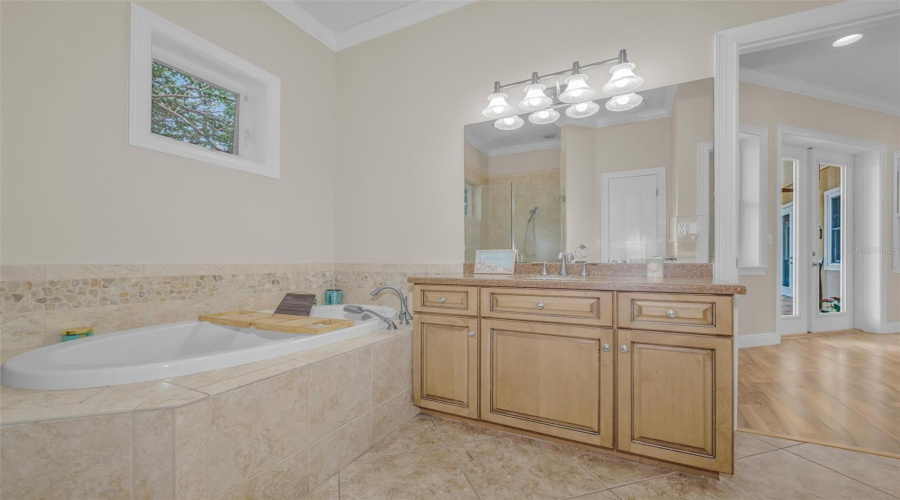 Clearwater, Florida 33764, 4 Bedroom Bedrooms, ,3 Bathroombathrooms,Residential,For Sale,Bugle,0,Mfrtb8516038