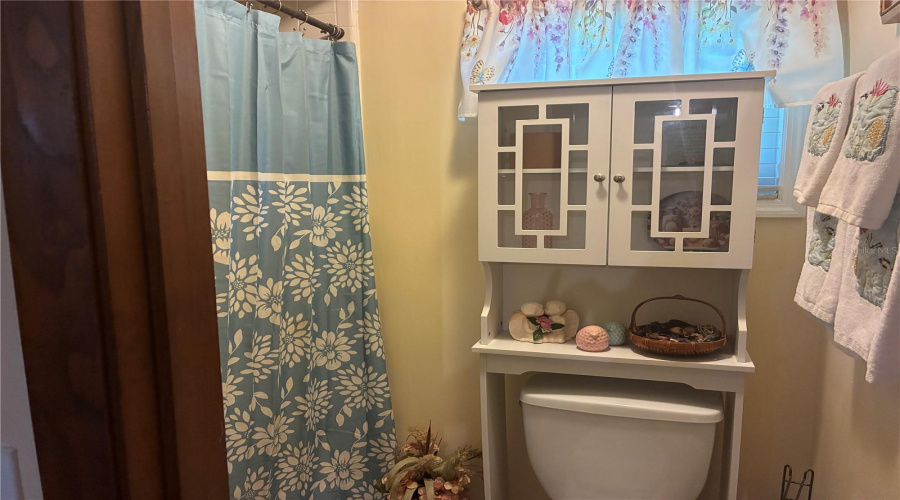 Orlando, Florida 32817, 3 Bedroom Bedrooms, ,2 Bathroombathrooms,Residential,For Sale,Toby,0,Mfro6420573