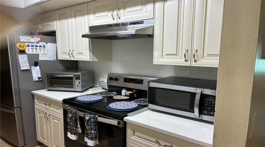 Orlando, Florida 32817, 3 Bedroom Bedrooms, ,2 Bathroombathrooms,Residential,For Sale,Toby,0,Mfro6420573