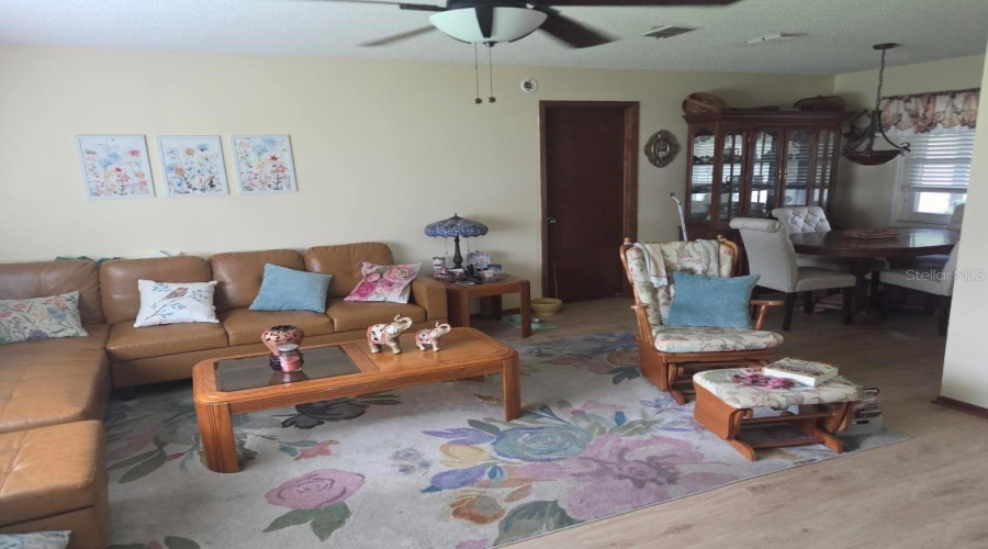 Orlando, Florida 32817, 3 Bedroom Bedrooms, ,2 Bathroombathrooms,Residential,For Sale,Toby,0,Mfro6420573