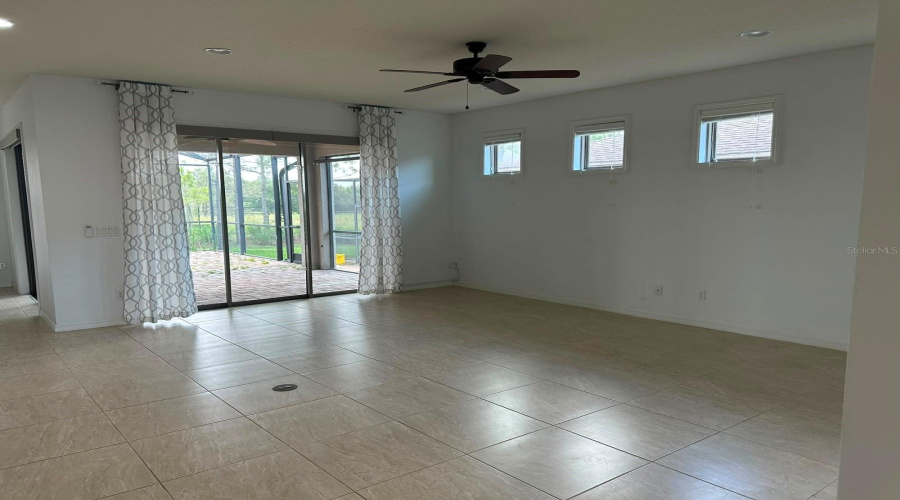 Davenport, Florida 33837, 3 Bedroom Bedrooms, ,2 Bathroombathrooms,Residential,For Sale,Navarra,0,Mfrs5156401