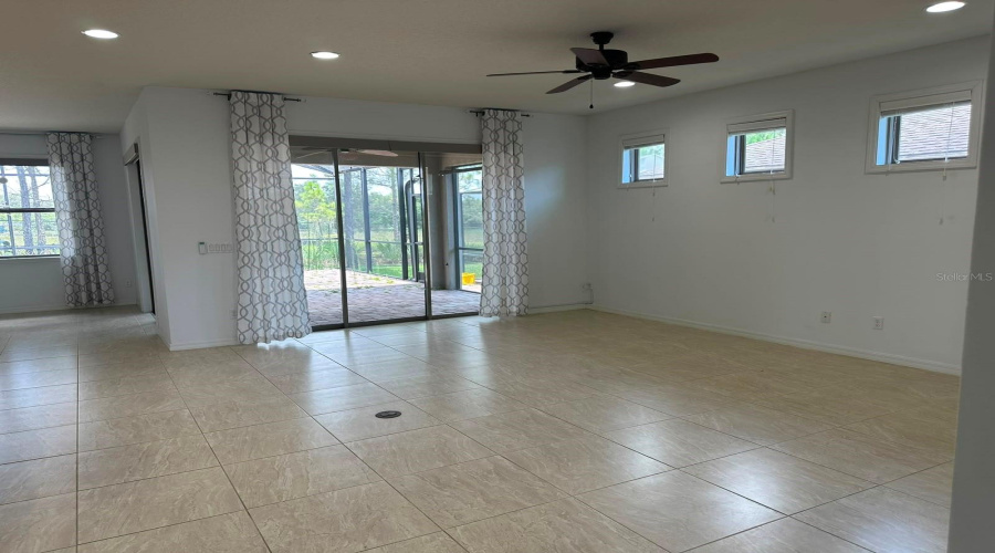 Davenport, Florida 33837, 3 Bedroom Bedrooms, ,2 Bathroombathrooms,Residential,For Sale,Navarra,0,Mfrs5156401