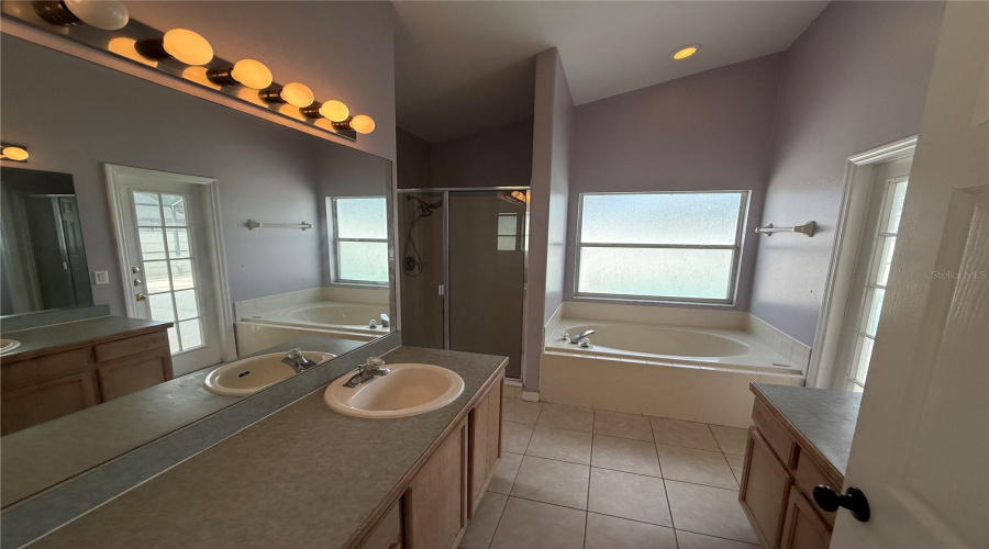 Clermont, Florida 34714, 4 Bedroom Bedrooms, ,3 Bathroombathrooms,Residential,For Sale,Magnolia Hill,0,Mfro6436940