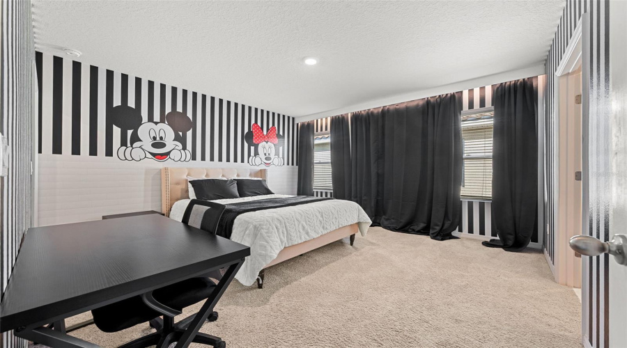 Davenport, Florida 33837, 6 Bedroom Bedrooms, ,5 Bathroombathrooms,Residential,For Sale,Oakmoss,0,Mfro6436902