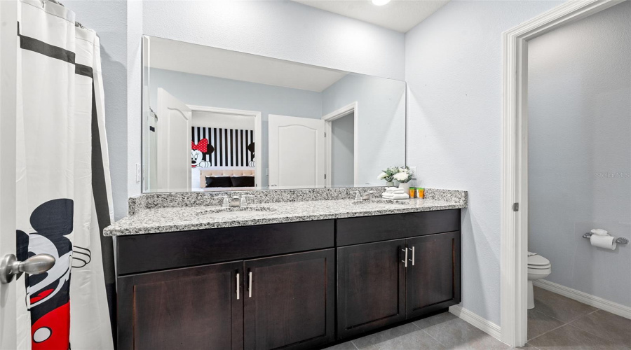 Davenport, Florida 33837, 6 Bedroom Bedrooms, ,5 Bathroombathrooms,Residential,For Sale,Oakmoss,0,Mfro6436902