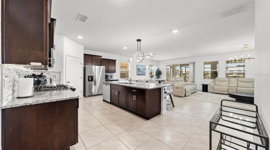 Davenport, Florida 33837, 6 Bedroom Bedrooms, ,5 Bathroombathrooms,Residential,For Sale,Oakmoss,0,Mfro6436902