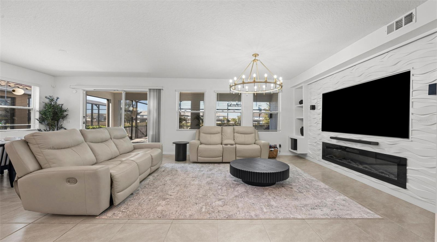 Davenport, Florida 33837, 6 Bedroom Bedrooms, ,5 Bathroombathrooms,Residential,For Sale,Oakmoss,0,Mfro6436902