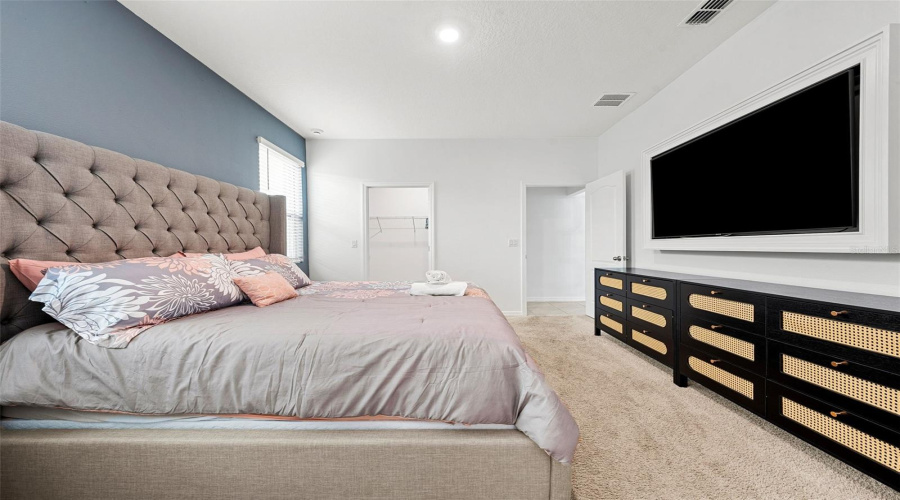 Davenport, Florida 33837, 6 Bedroom Bedrooms, ,5 Bathroombathrooms,Residential,For Sale,Oakmoss,0,Mfro6436902