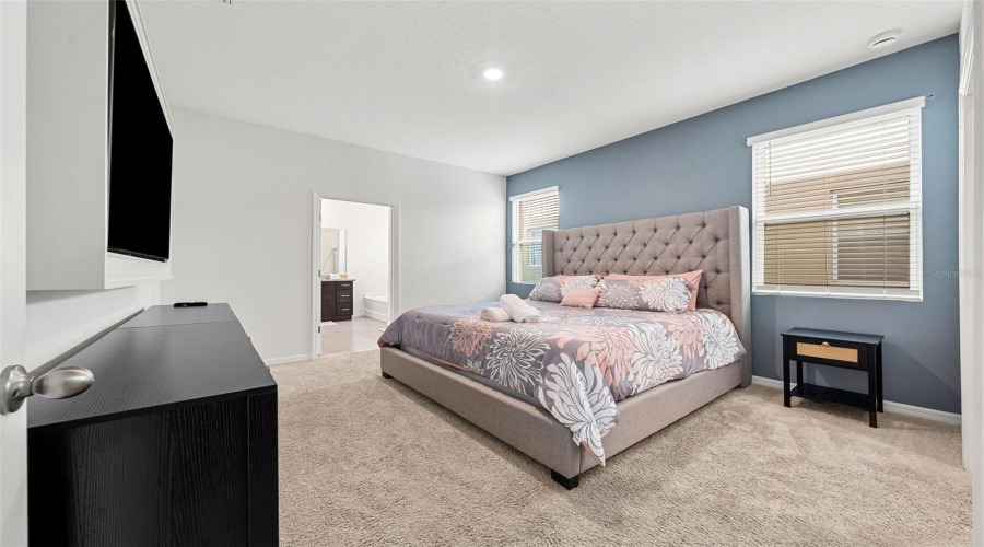 Davenport, Florida 33837, 6 Bedroom Bedrooms, ,5 Bathroombathrooms,Residential,For Sale,Oakmoss,0,Mfro6436902