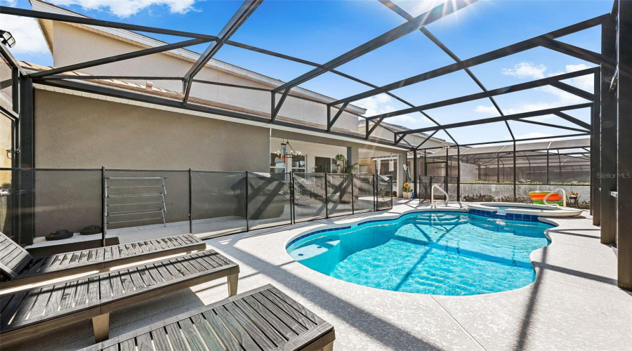 Davenport, Florida 33837, 6 Bedroom Bedrooms, ,5 Bathroombathrooms,Residential,For Sale,Oakmoss,0,Mfro6436902