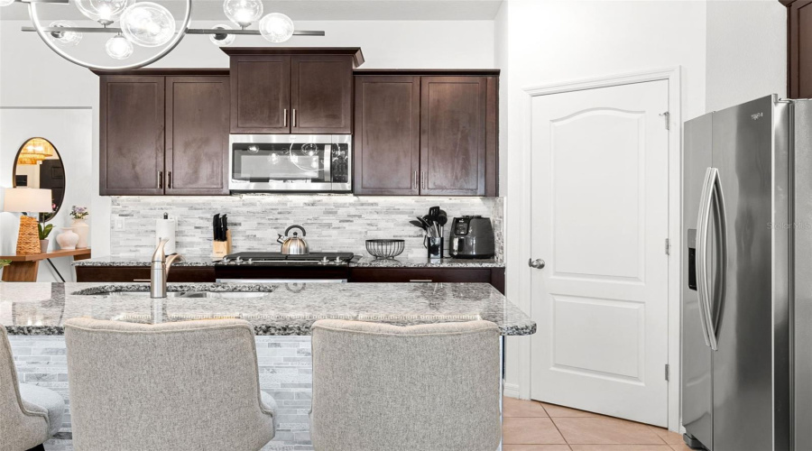 Davenport, Florida 33837, 6 Bedroom Bedrooms, ,5 Bathroombathrooms,Residential,For Sale,Oakmoss,0,Mfro6436902
