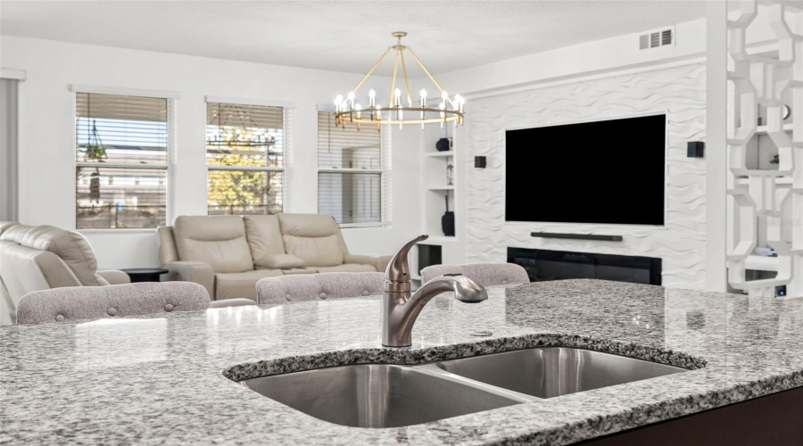 Davenport, Florida 33837, 6 Bedroom Bedrooms, ,5 Bathroombathrooms,Residential,For Sale,Oakmoss,0,Mfro6436902