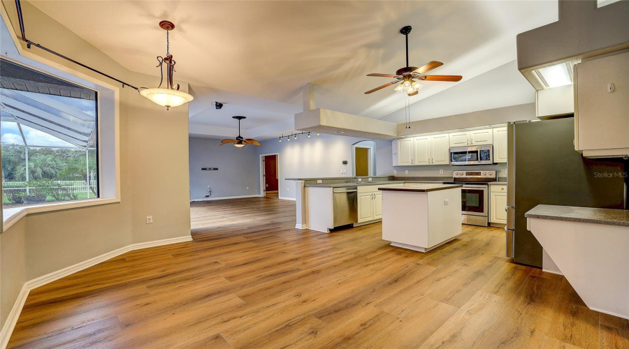 Bradenton, Florida 34212, 5 Bedroom Bedrooms, ,2 Bathroombathrooms,Residential,For Sale,Mill,0,Mfra4704077