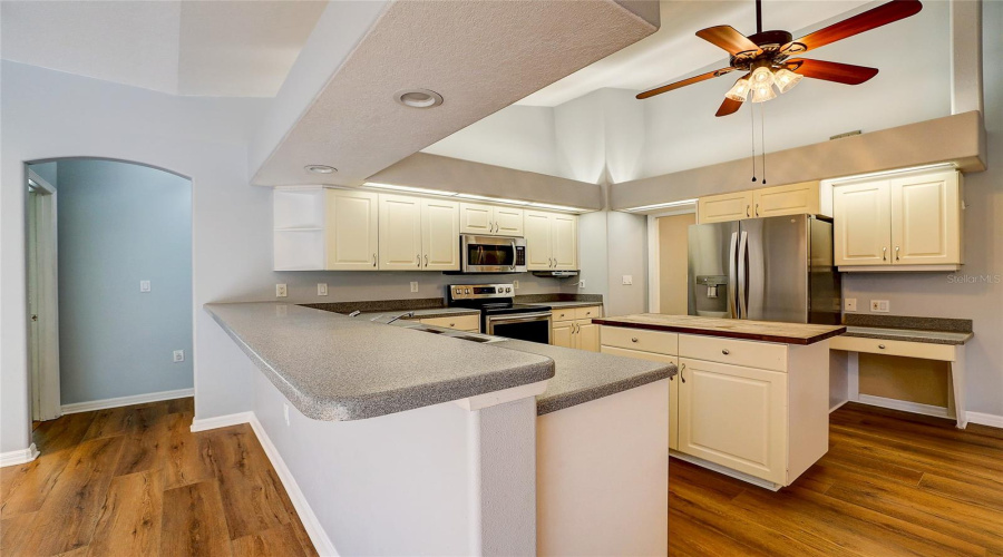 Bradenton, Florida 34212, 5 Bedroom Bedrooms, ,2 Bathroombathrooms,Residential,For Sale,Mill,0,Mfra4704077