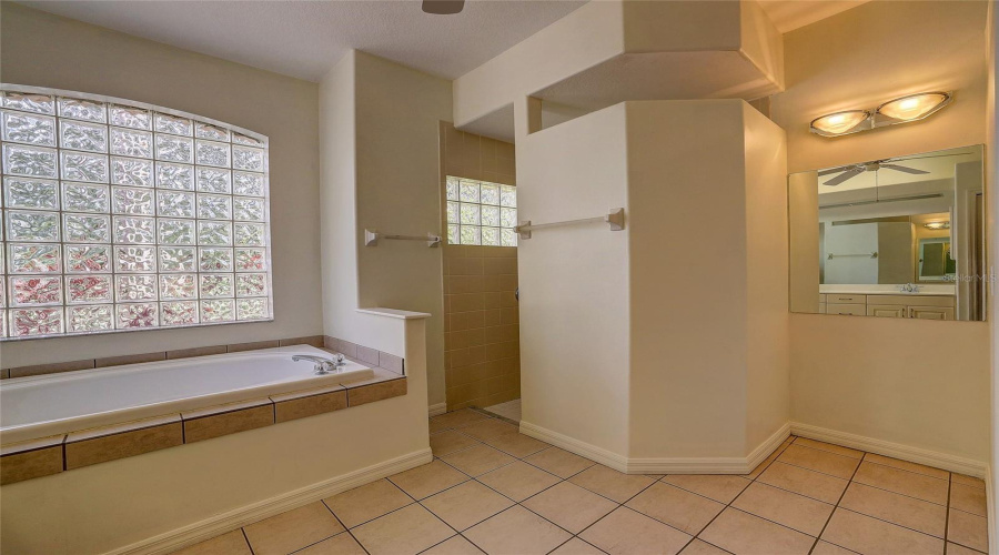 Bradenton, Florida 34212, 5 Bedroom Bedrooms, ,2 Bathroombathrooms,Residential,For Sale,Mill,0,Mfra4704077